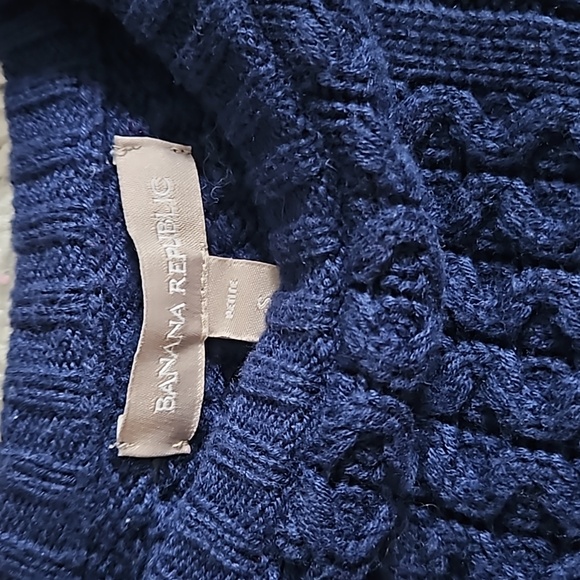 Banana Republic petite blue sweater - Picture 3 of 3